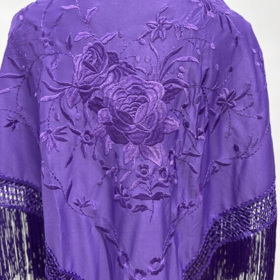 Mantoncillo Bordado Monocolor Morado Dos Rosas