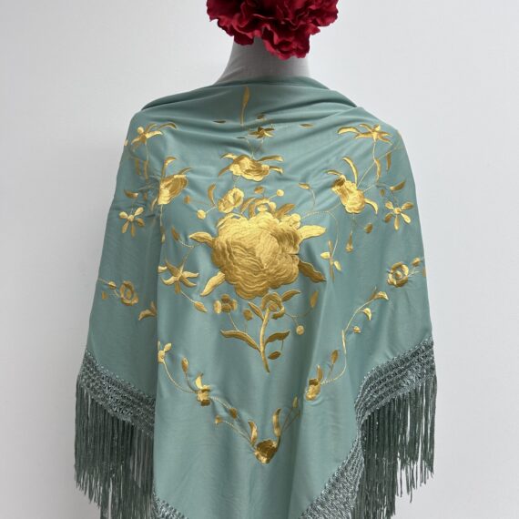 Mantón Verde Menta Con Una Rosa Dorada Bordada.