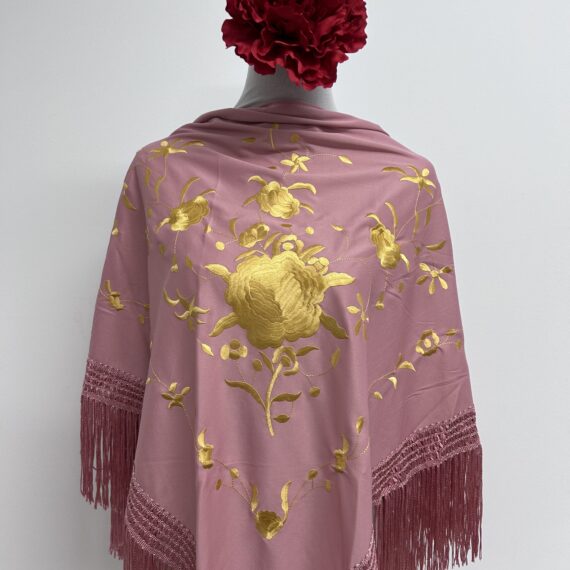 Mantón Rosa Empolvado Una Rosa En Dorada Bordada.
